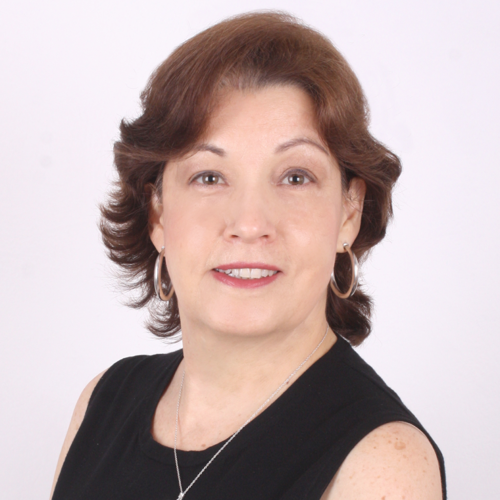 headshot of Teresa Estremadoyro